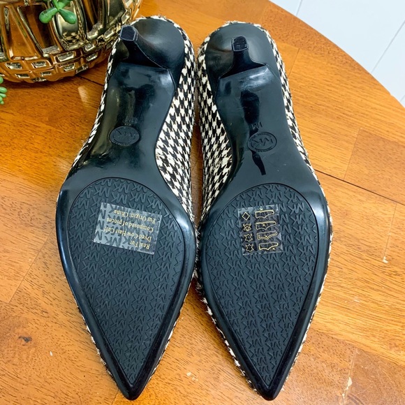 **SOLD** MICHAEL KORS Elisa Houndstooth Heels - Picture 9 of 10